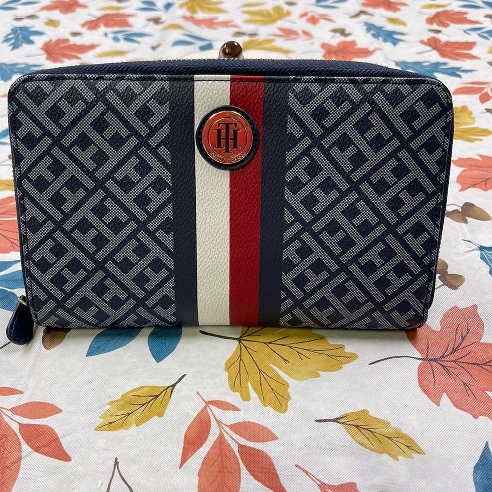 Tommy Hilfiger Blue and White Logo Wallet